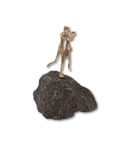 Bronzeskulptur Skoent At Foelges Ad OnlyByGrace