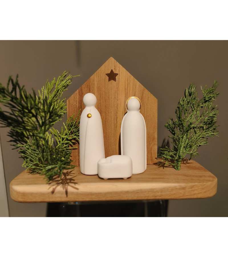 Elegant Julekrybbe i træ og porcelæn OnlyByGrace