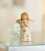 Engel med hjerte og gul blomst OnlyByGrace