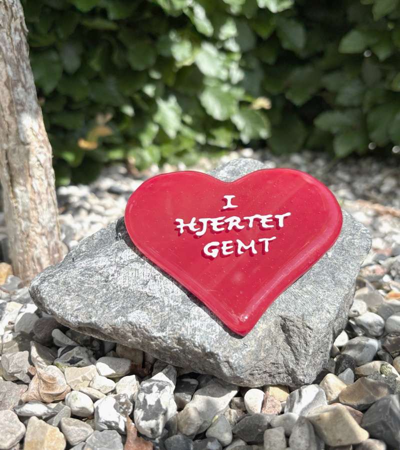 I Hjertet Gemt Roed Glashjerte OnlyByGrace