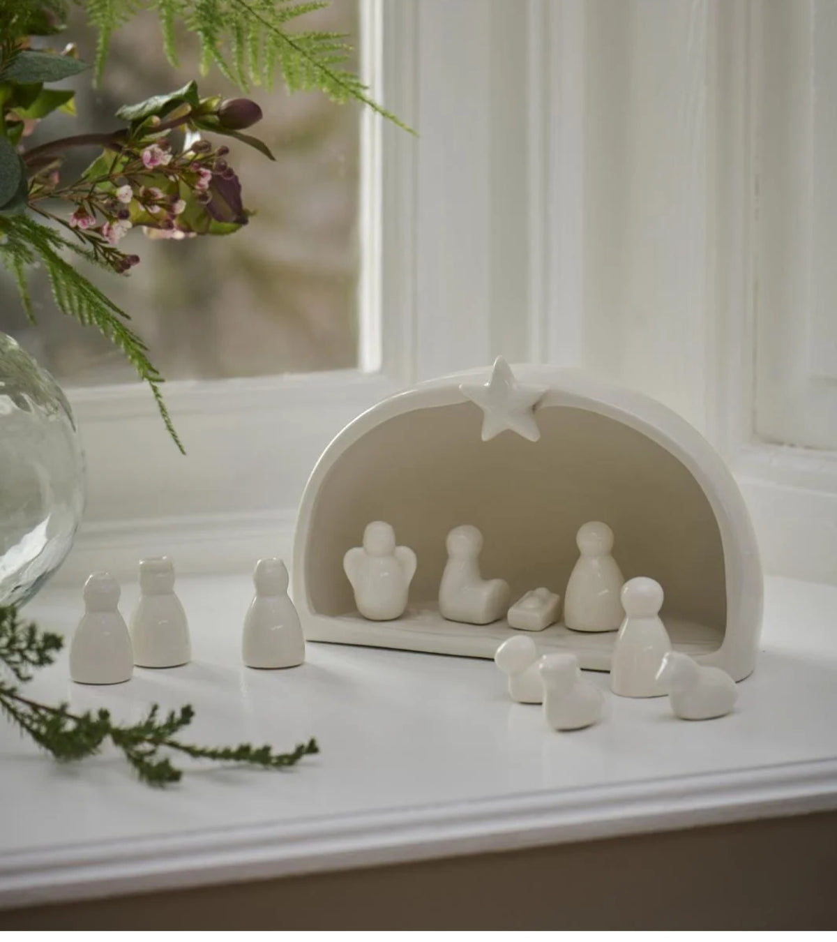 Julekrybbe med 11 figurer