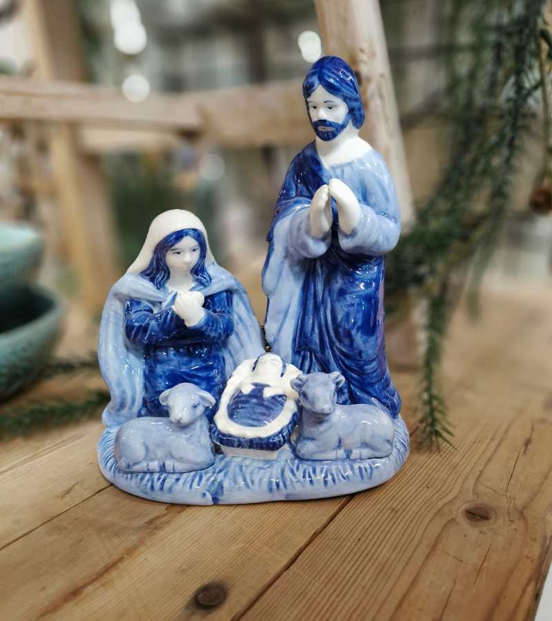 Julekrybbe i porcelæn 18 cm Onlybygrace