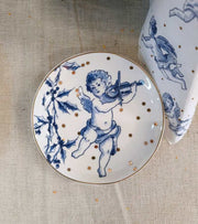 Kagetallerken 12 cm hvidt porcelæn med blå engle Onlybygrace
