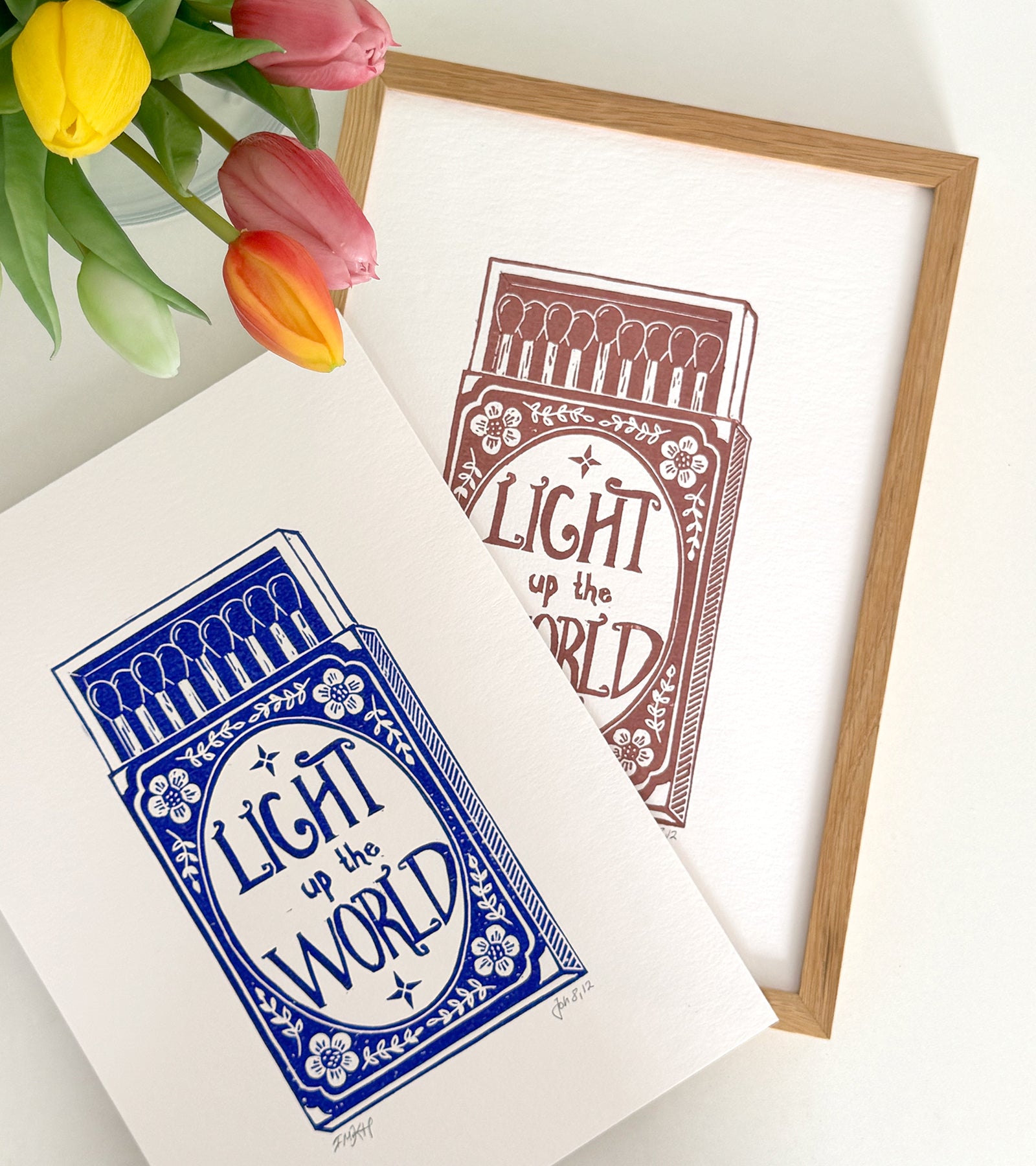 Linoleumstryk: Light up the world, A4 Plakat, Mørkeblå