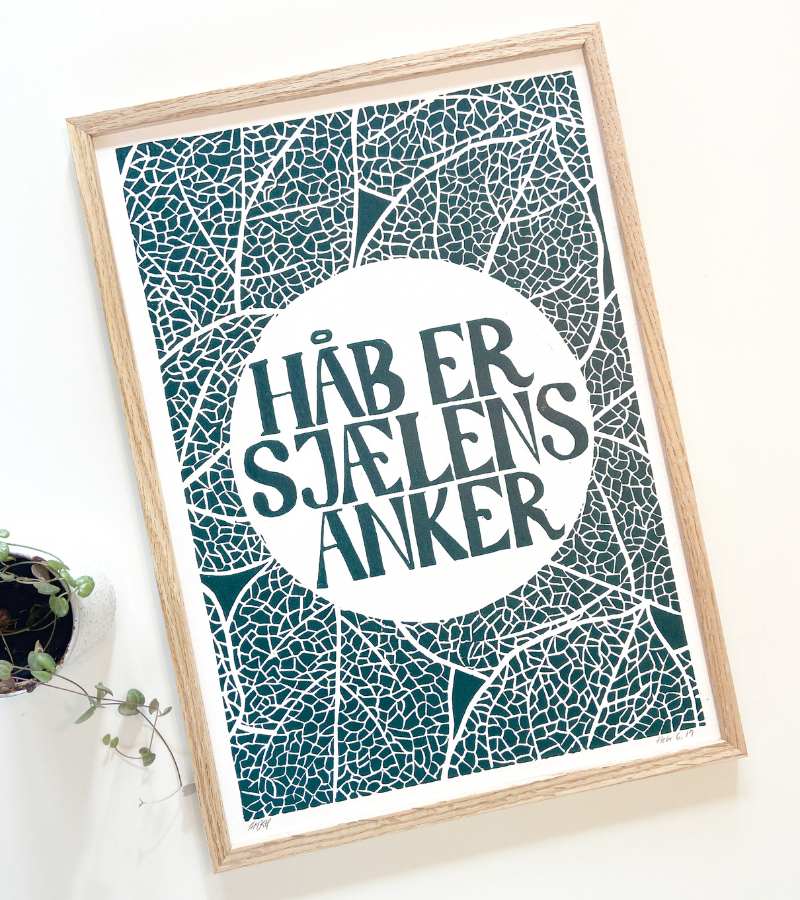 Linoleumstryk haab er sjaelens anker A3 moerkegroen OnlyByGrace