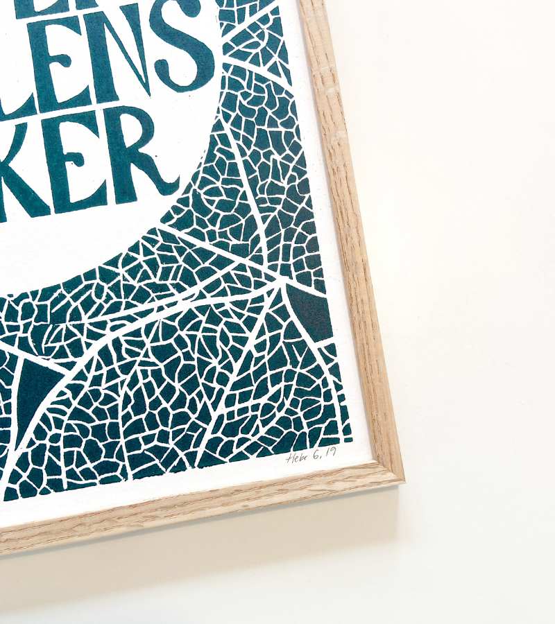 Linoleumstryk haab er sjaelens anker A3 moerkegroen OnlyByGrace
