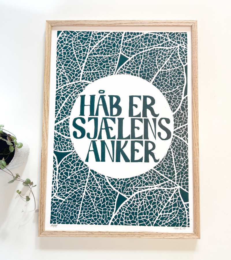 Linoleumstryk haab er sjaelens anker A3 moerkegroen OnlyByGrace