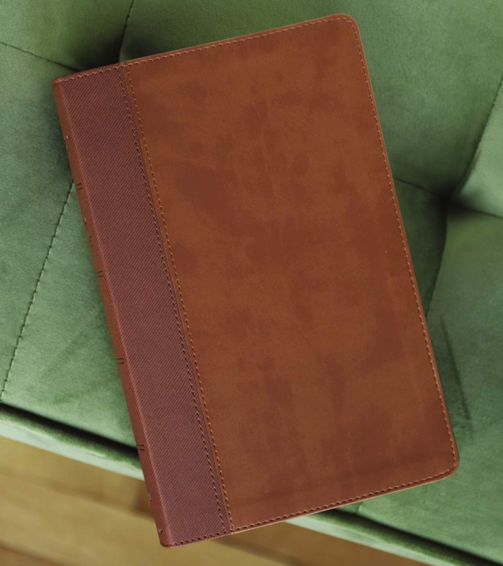 NIV, Personal Size Bible, Large Print, Leathersoft, Brown