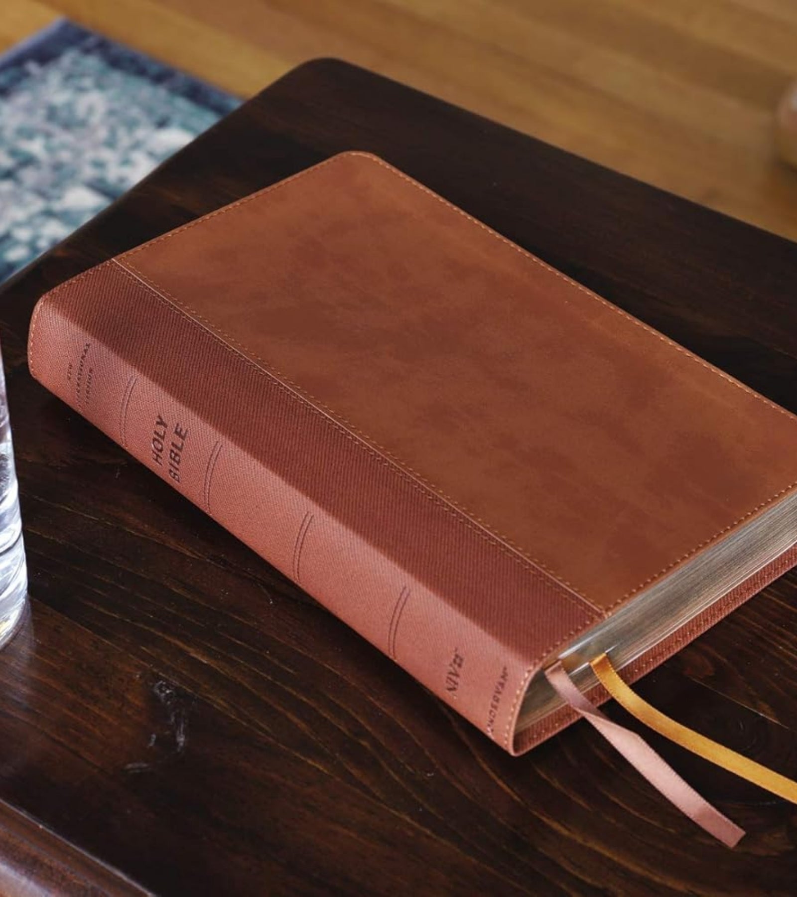 NIV, Personal Size Bible, Large Print, Leathersoft, Brown