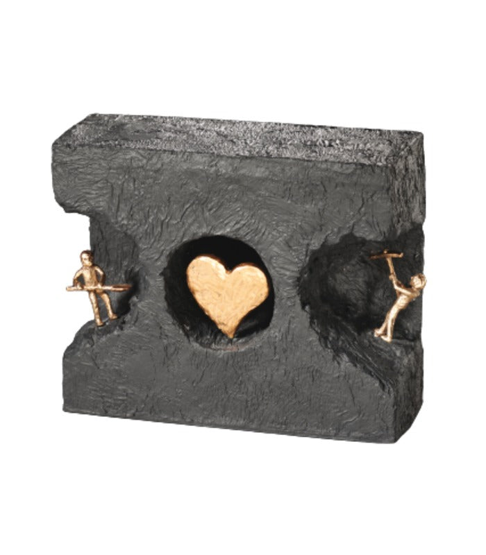 OnlyByGrace-Bronzefigur-At-finde-ind-til-kærligheden