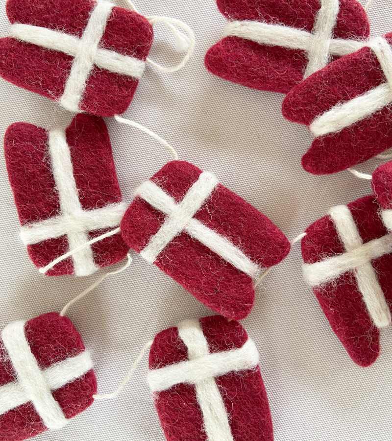OnlyByGrace Flag Guirlande Filt Gry & Sif