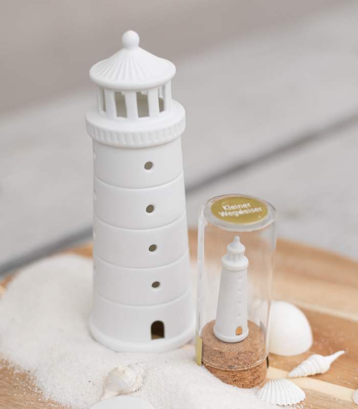 OnlyByGrace Fyrtårn hvid porcelæn stemning