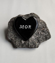 OnlyByGrace Gravsten med glashjerte sort MOR