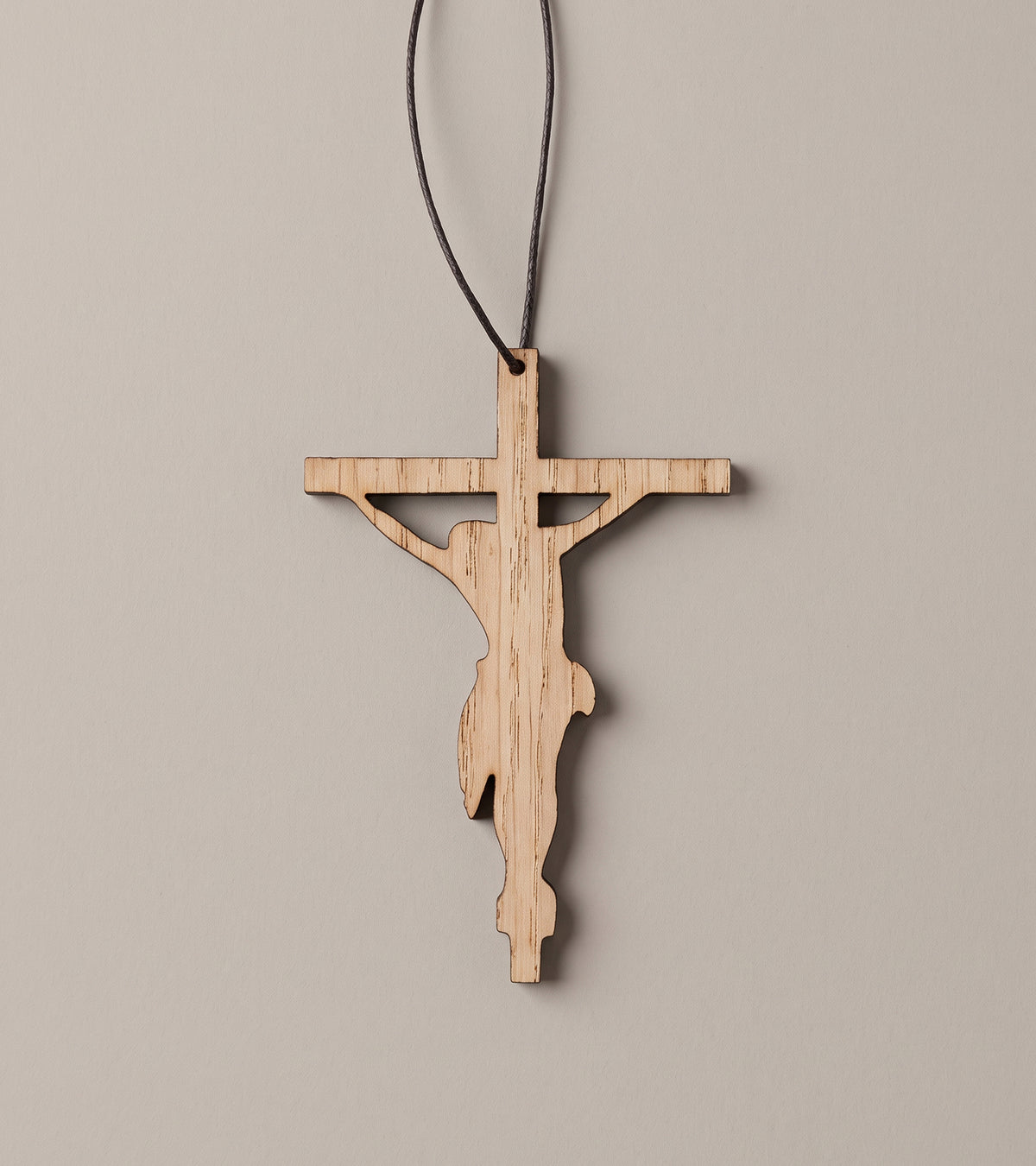 Jesu korsfestelse påskeoppheng, Eik