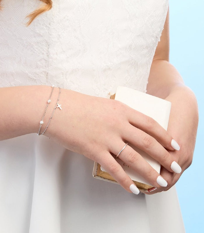 OnlyByGrace Kors armbånd sølv