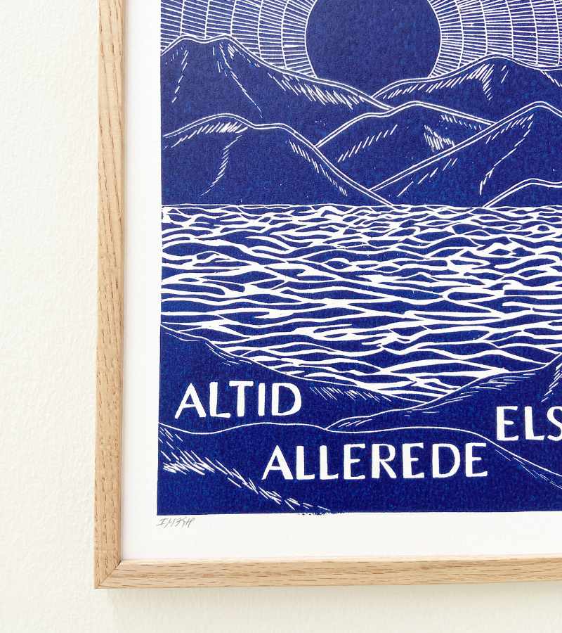 OnlyByGrace Linoleumstryk altid allerede elsket mørkeblå a3