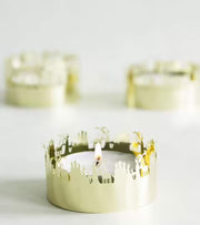 OnlyByGrace Stor Fyrfadsstage Julekrybbe guld
