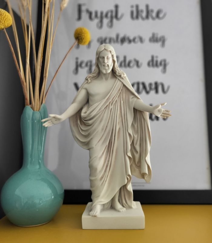 OnlyByGrace Thorvaldsens Kristus figur billede