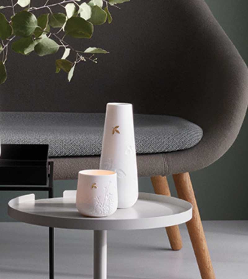 OnlyByGrace Vase hvid porcelæn med guldblad 21 cm billede