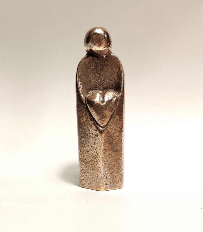 OnlyByGrace bronze figur menneske med hjerte1