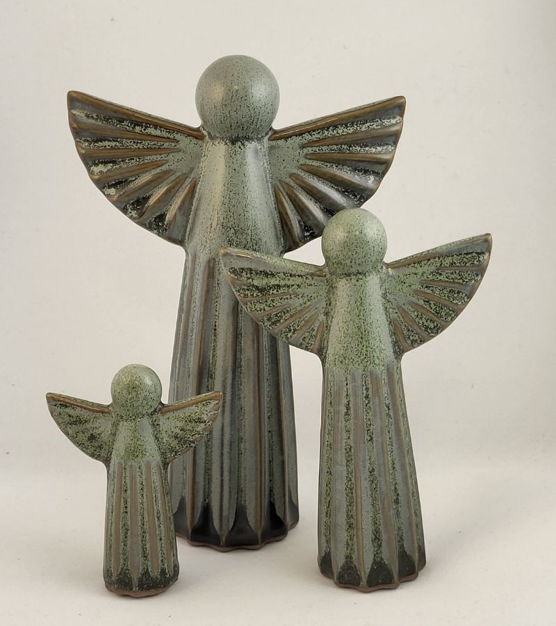 Keramik engel, mat grøn, 17cm