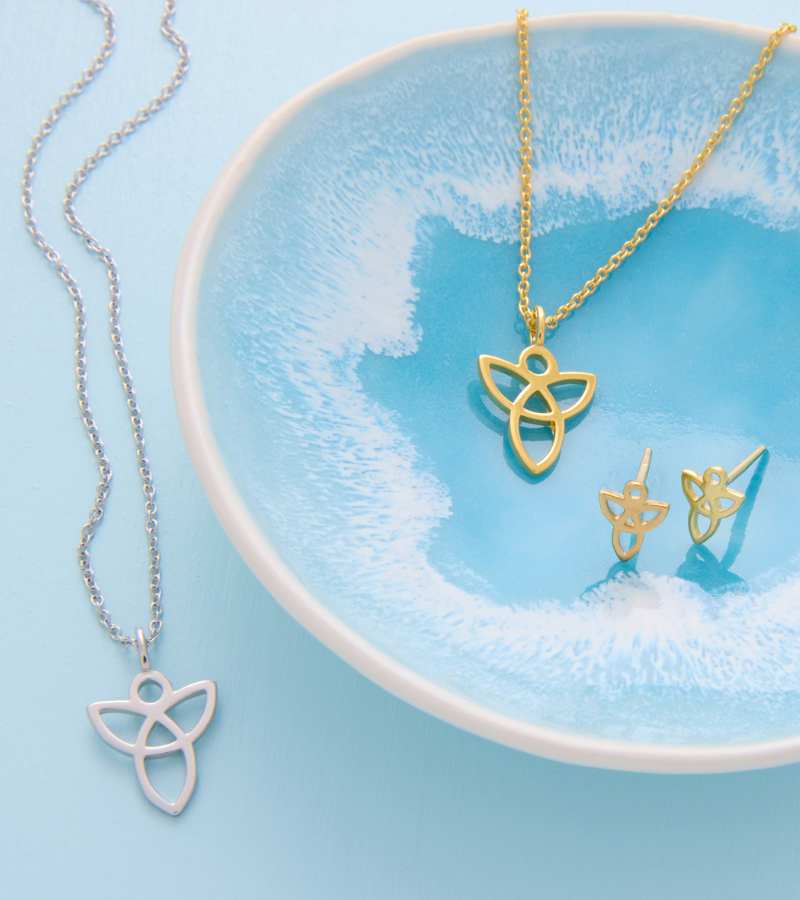 OnlyByGrace skytsengel ørestik guld bygabay