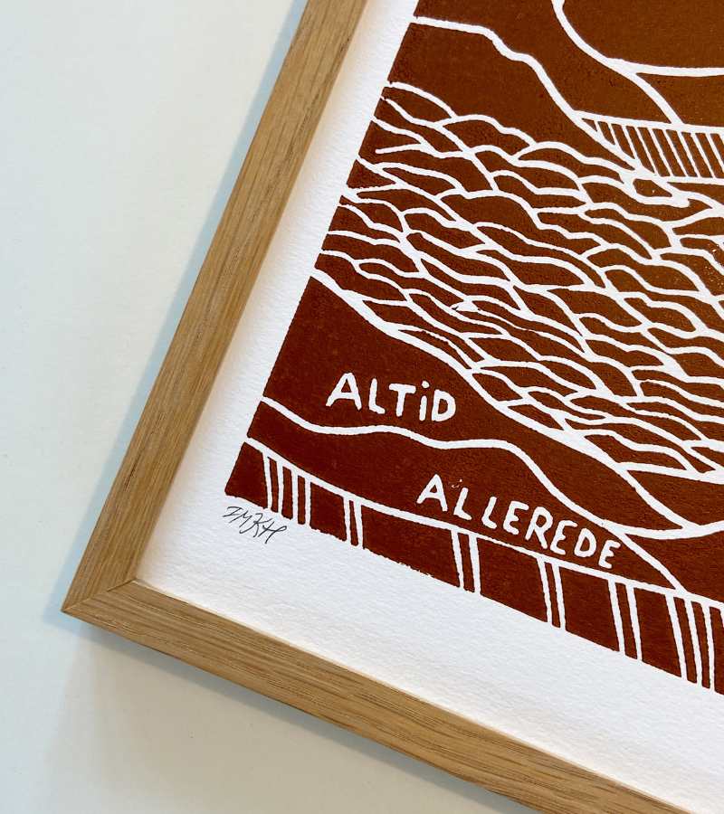 OnlyByGrace Linoleumstryk Altid Allerede Elsket A4 Plakat Brunokker