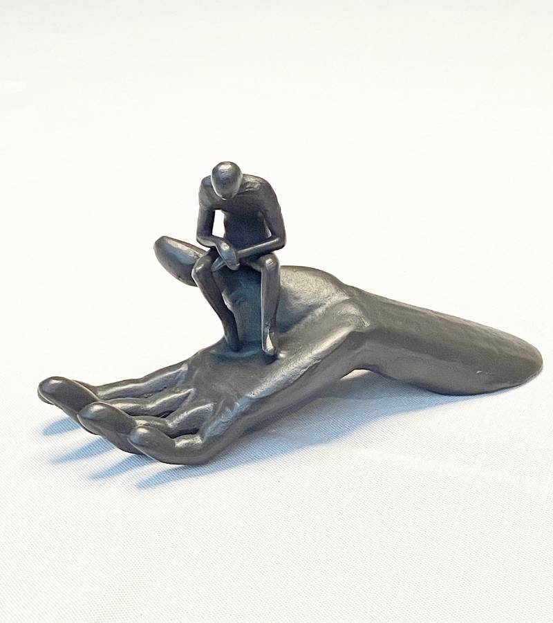 OnlyByGrace Skulptur Ledet På Vej Gilde