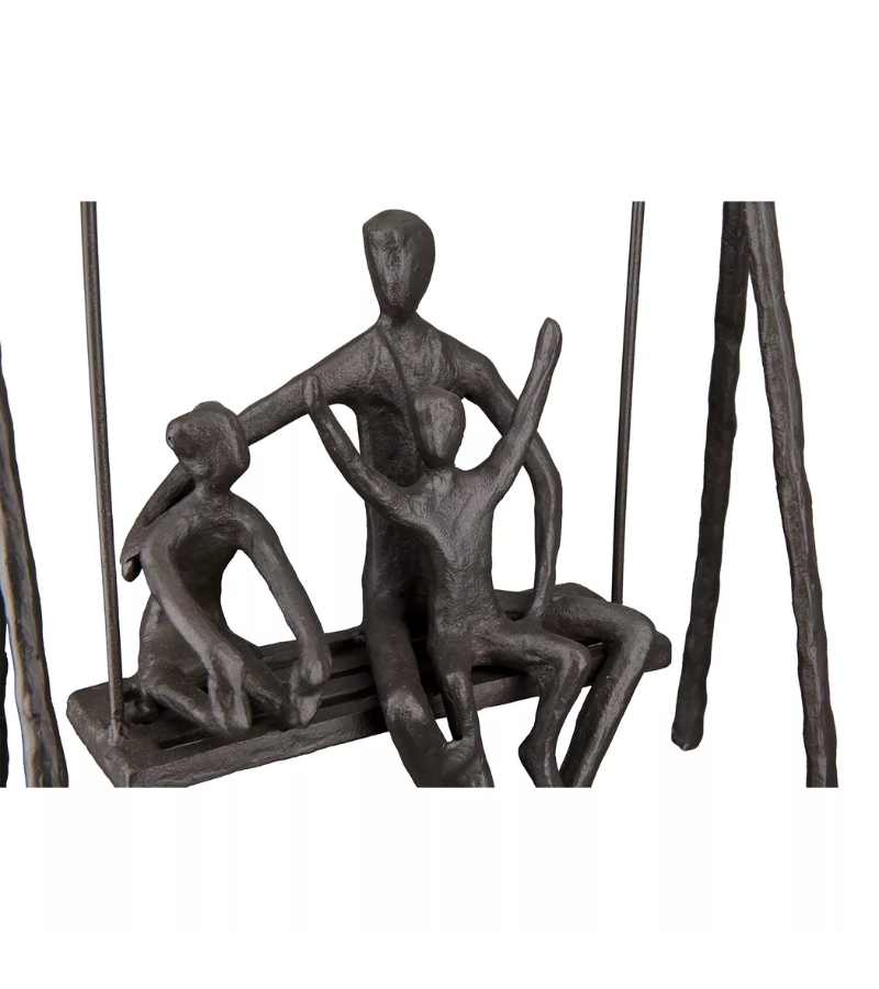 Skulptur, Far gynger med børn