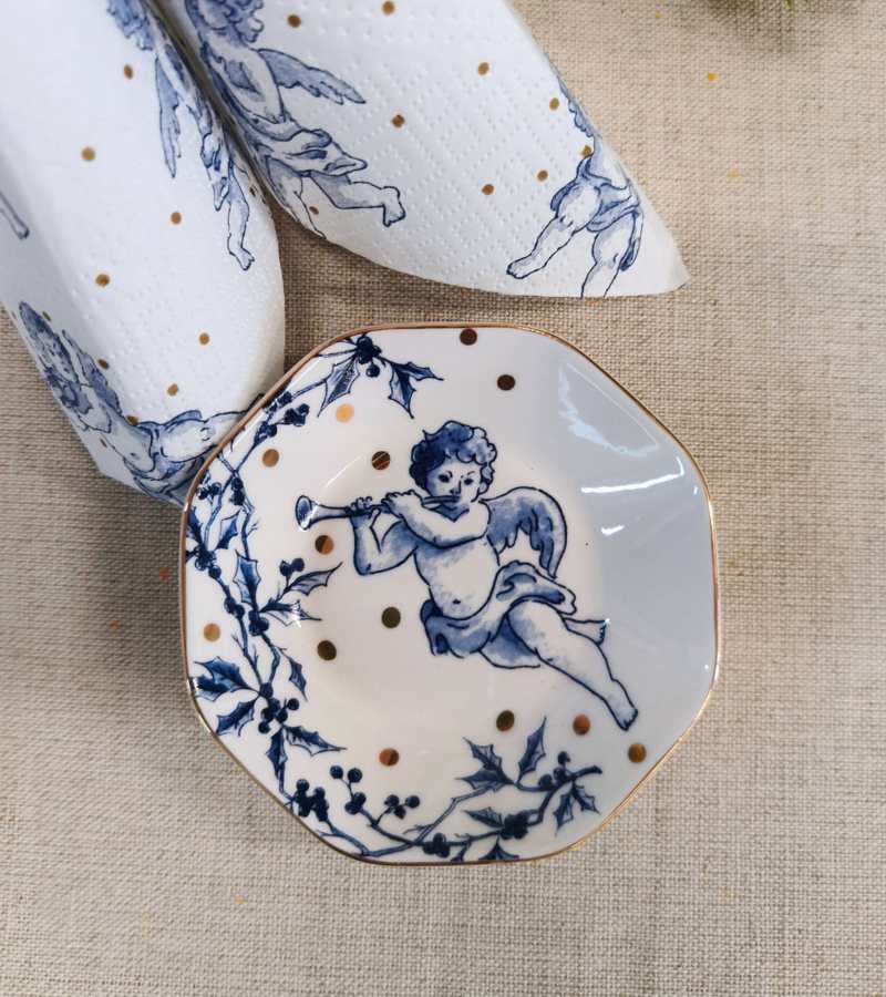 Underkop hvidt porcelæn med blå engle Onlybygrace