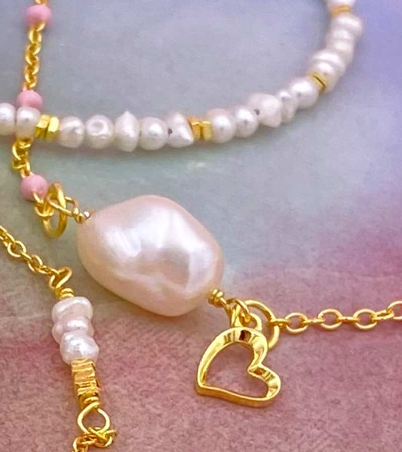 Armbaand hjerte og perle guld OnlyByGrace