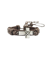 læderarmbånd metalkors brun OnlyByGrace