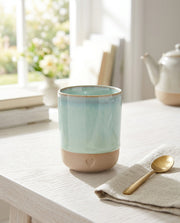 Lys grønn Kopp uten hank, med hjerte, 190 ml