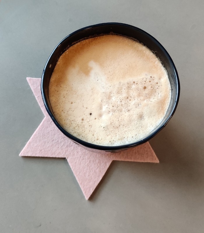OnlyByGrace Stjerne kaffebrikker i rosa filt Sæt Miljø
