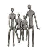 OnlyByGrace Skulptur Familie på kanten