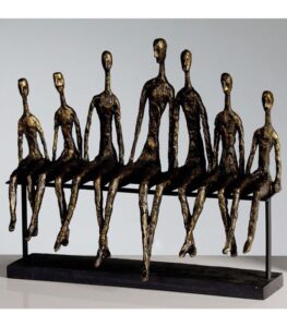 OnlyByGrace Skulptur familie med 5 børn på bænk billede