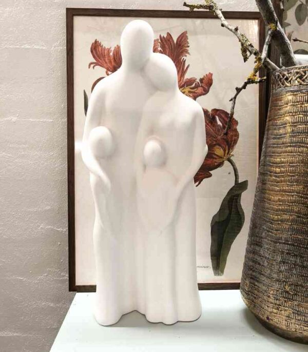 OnlyByGrace Skulptur Familie på 4 hvid porcelæn