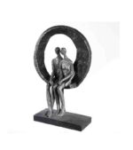 OnlyByGrace Skulptur Par i Kærligheds cirkel 30 cm side